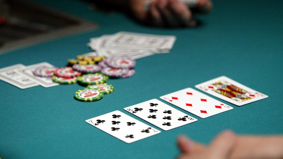 Cách đọc tín hiệu poker chuẩn xác như thế nào?