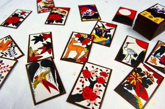 Bài Hanafuda Là Gì? Cách Chơi Bài Này Như Thế Nào? - gocgiaitri.edu.vn