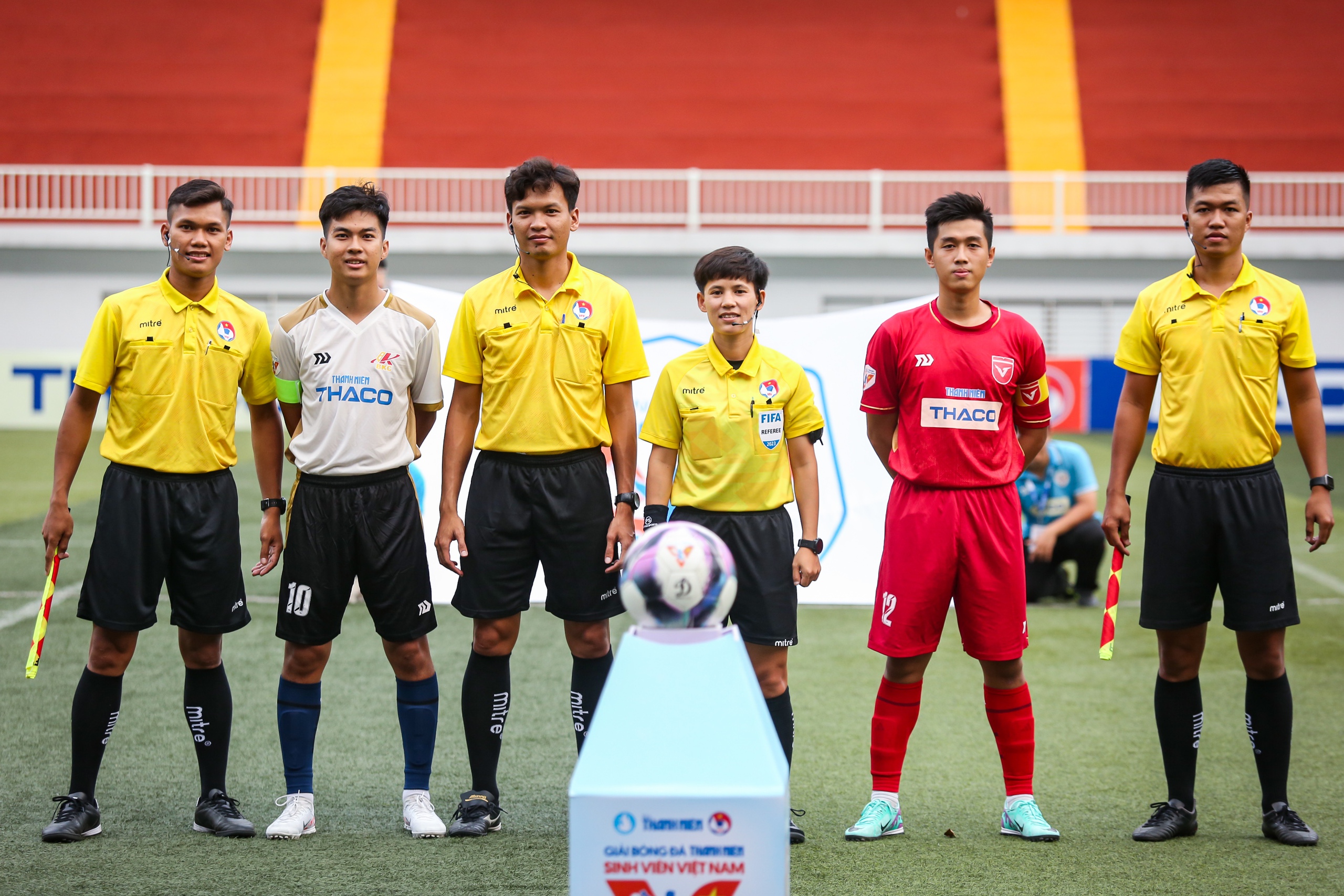 Nữ trọng tài FIFA, Lê Thị Ly: 'Cầu thủ sinh viên chuyên nghiệp, nắm luật rất kỹ'