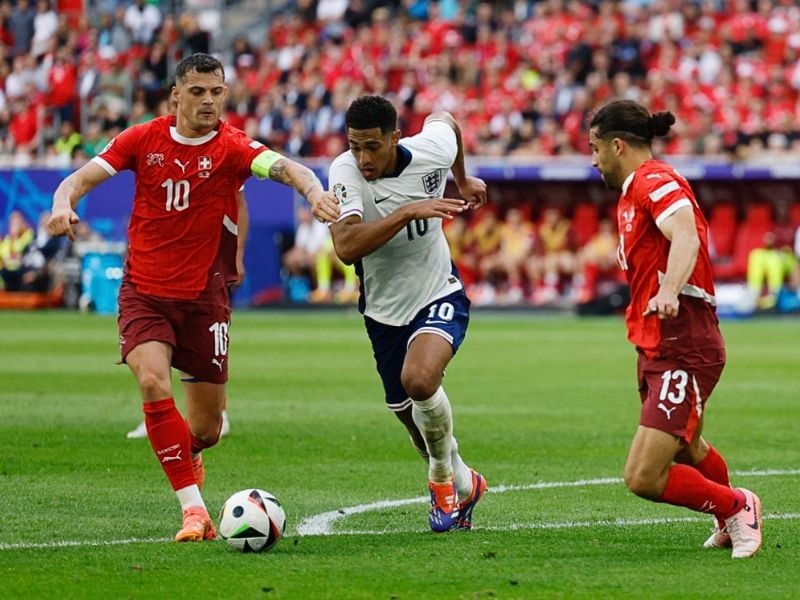 Hướng dẫn đá bóng bằng mũi trong bóng đá | Sport9 Vietnam