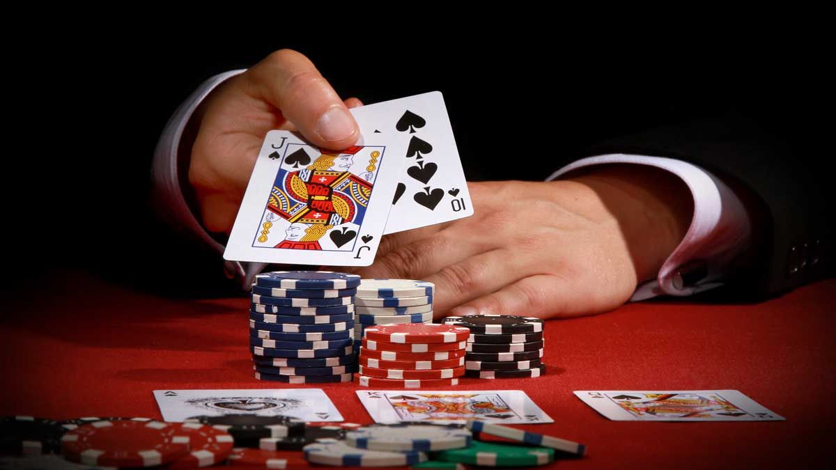 Cách Chơi Bài Poker Và Những Mẹo Chơi Hiệu Quả Bạn Nên Bỏ Túi