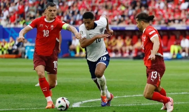 Làm Thế Nào Để Có Kỹ Thuật Tranh Chấp Bóng Như Ronaldo?