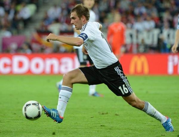 RB trong bóng đá là gì? Vai trò trong đội hình chiến thuật