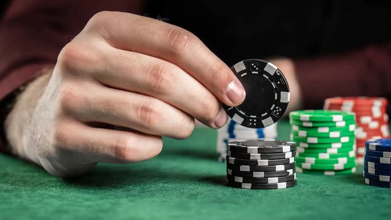 Thùng phá sảnh trong poker là gì? Cách sử dụng bài poker mạnh nhất 4 Thùng phá sảnh poker là gì? Cách dùng tay bài poker mạnh nhất