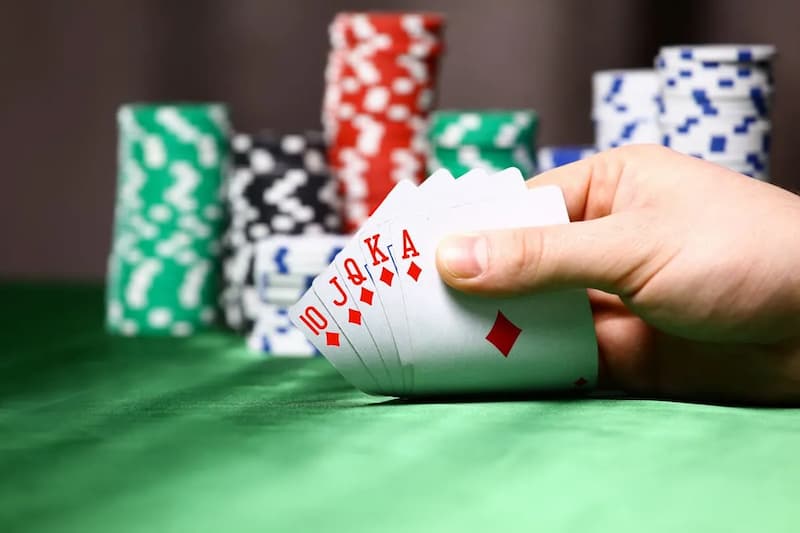 Thùng phá sảnh trong poker là gì? Cách sử dụng bài poker mạnh nhất
