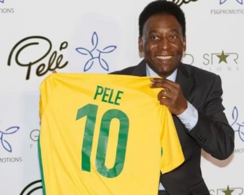 Các cầu thủ mang áo số 10 - Nhạc trưởng vĩ đại của bóng đá