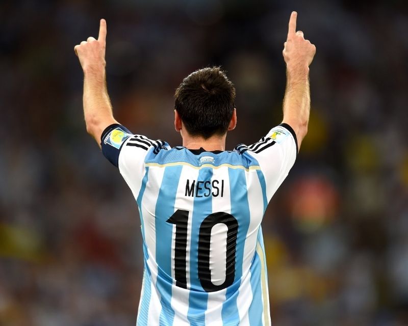 Các cầu thủ mang áo số 10 - Nhạc trưởng vĩ đại của bóng đá