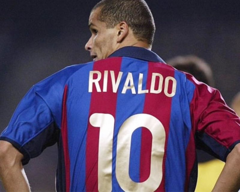 Các cầu thủ mang áo số 10 - Nhạc trưởng vĩ đại của bóng đá