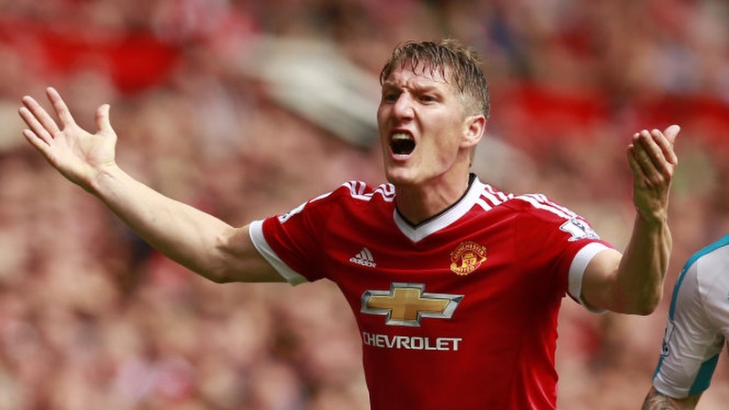 Anh không quá nổi bật khi rời đội bóng này Cầu thủ Bastian Schweinsteiger - Thăng trầm tạo nên vĩ đại