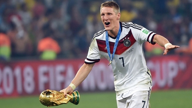Cầu thủ Bastian Schweinsteiger có được mọi thứ vĩ đại trong bóng đá Cầu thủ Bastian Schweinsteiger - Thăng trầm tạo nên vĩ đại