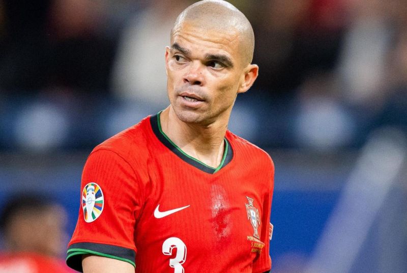 Pepe trung vệ nổi tiếng với bản lĩnh thép và phong cách thi đấu quyết liệt