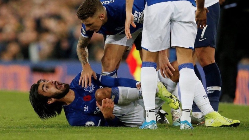 Chấn thương gần như đã phá hủy sự nghiệp của cầu thủ Andre Gomes Cầu thủ Andre Gomes - Sai lầm và chấn thương kinh hoàng