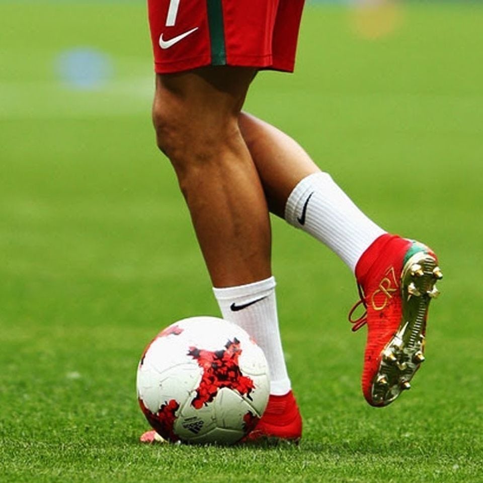 Các bước luyện tập khống chế và xoay người với bóng